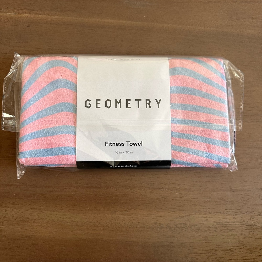 Geometry Fitness Towel New